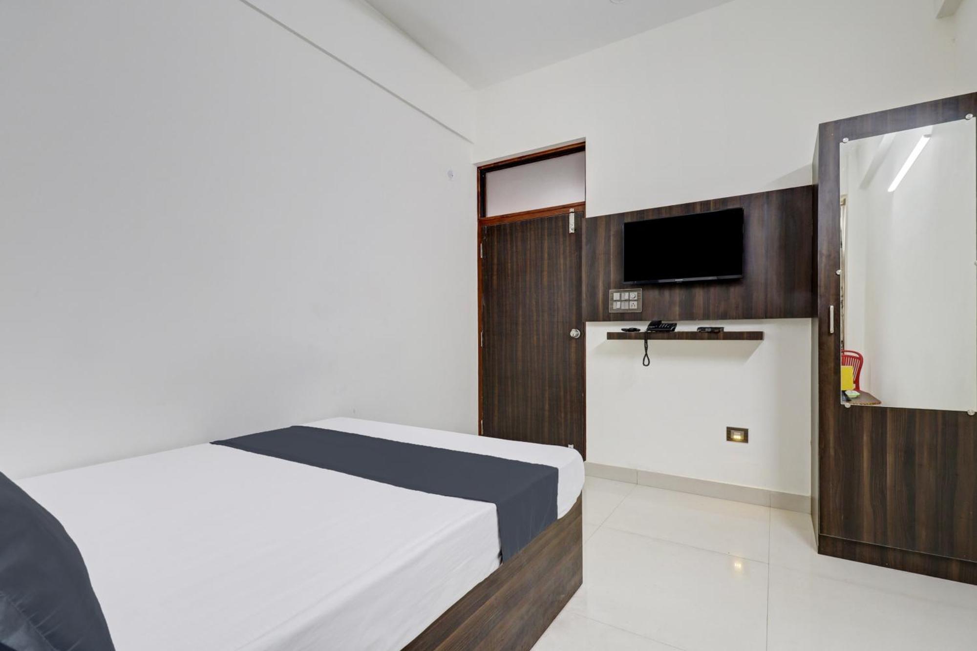 Hotel O J.K. Suites & Rooms Bangalore Bagian luar foto