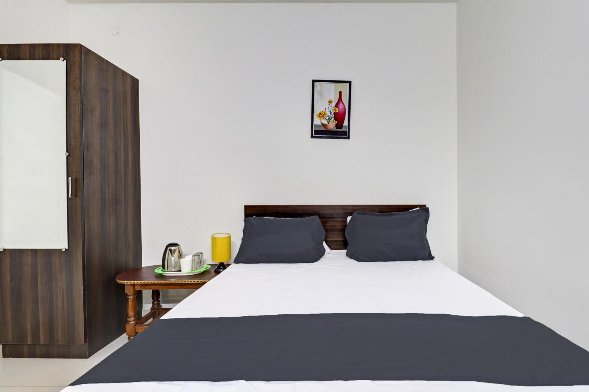 Hotel O J.K. Suites & Rooms Bangalore Bagian luar foto